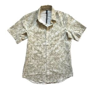 Lululemon‎ Airing Easy Short Sleeve Shirt Green/White Floral Men’s Size XS